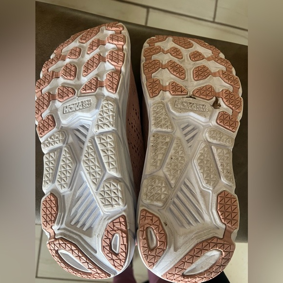 HOKA CLIFTON 7 LIGHT PINK SHOES - Picture 8 of 10